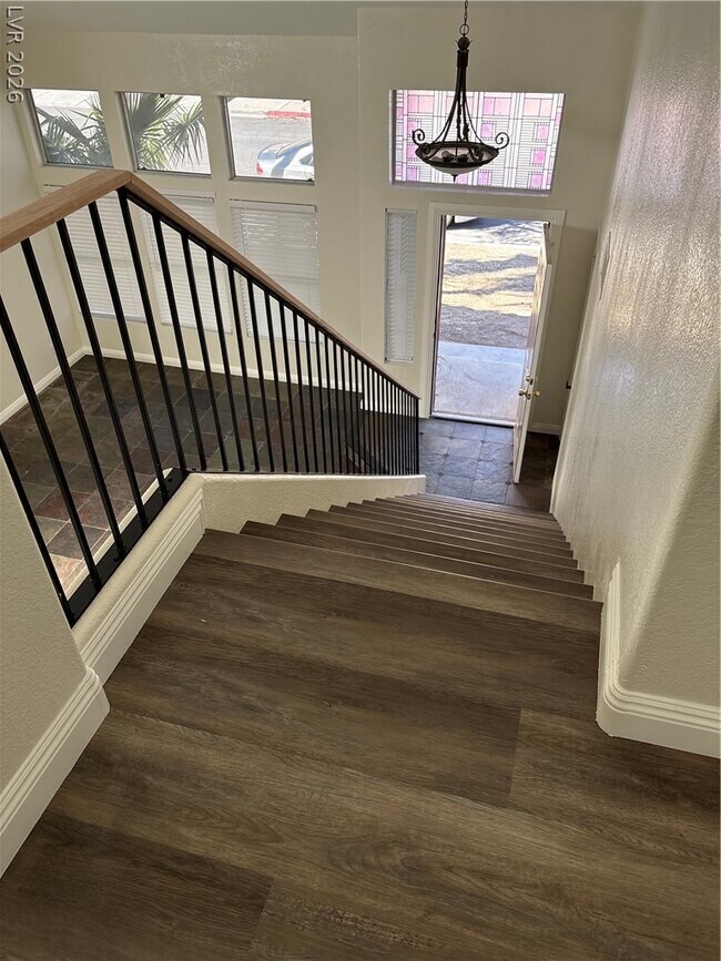 Building Photo - 2670 Ridgewater Cir