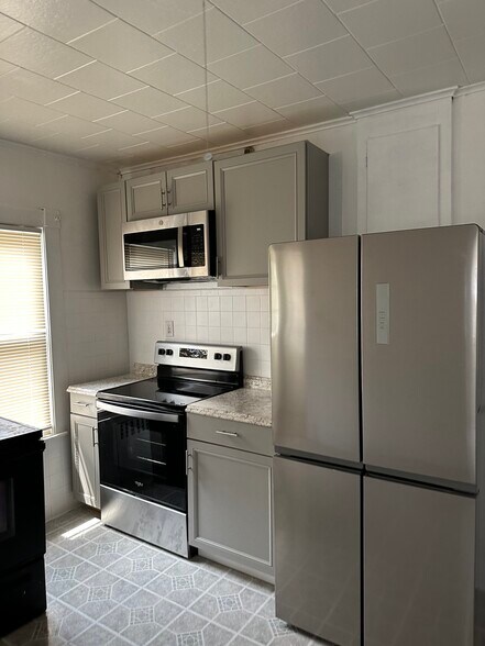 Primary Photo - 35 Rittenhouse Ter