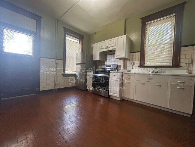 Building Photo - 4415 S Compton Ave