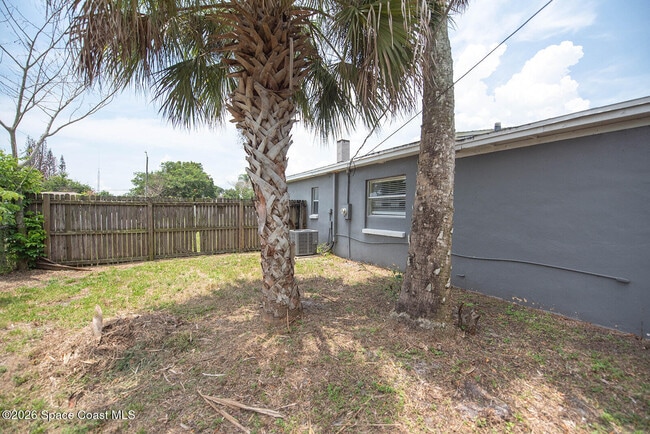 Building Photo - 504 Carolina Ave
