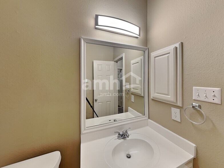 Building Photo - 14 Sweetwood