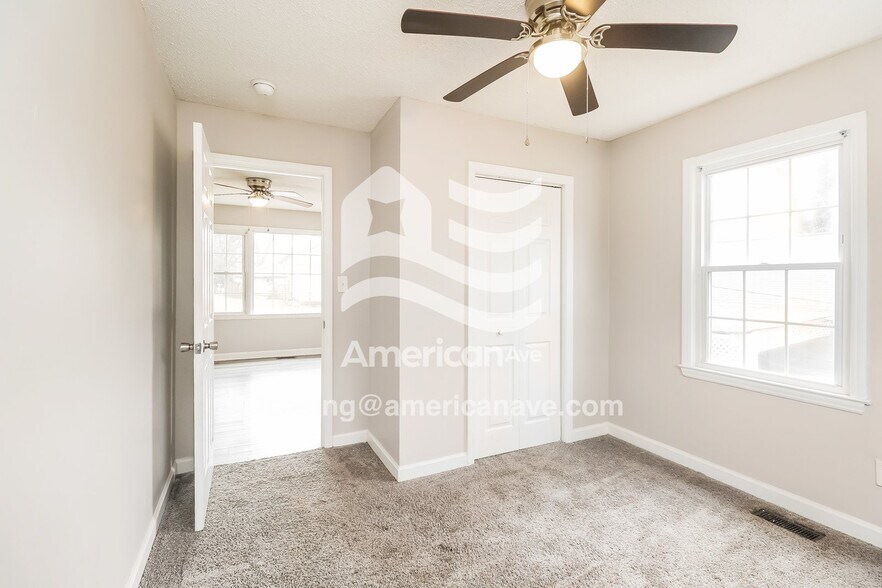 Building Photo - 529 Oakland Ave