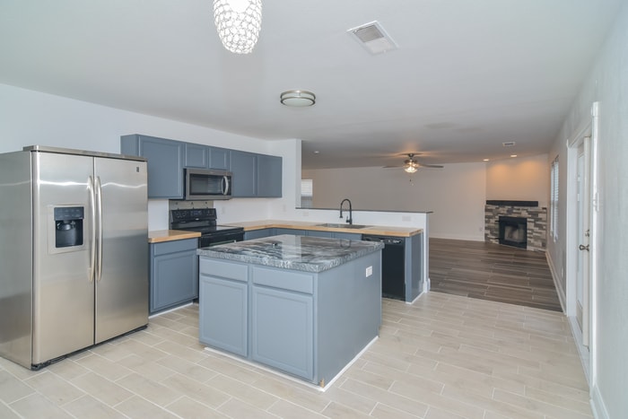 Building Photo - 101 Rein Dance Ln