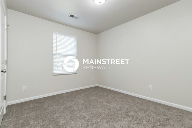 Building Photo - 4 Bedroom Pet-Friendly Home in COVINGTON, ...