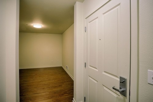 Building Photo - John Court - 2 bedrooms