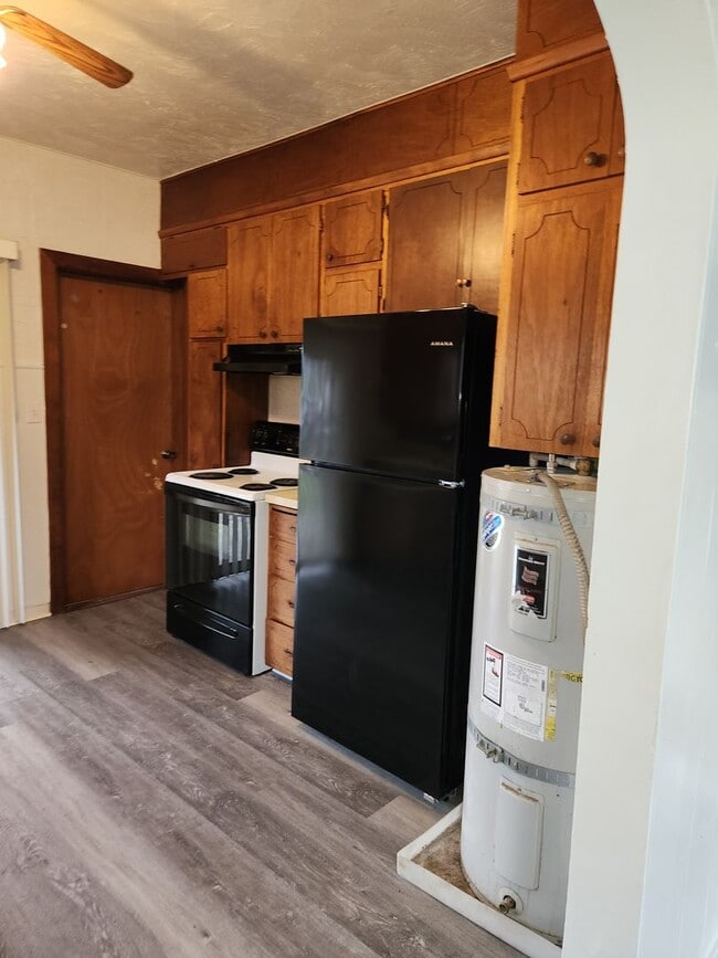 Building Photo - 3-bedroom 1 bath single family dwelling