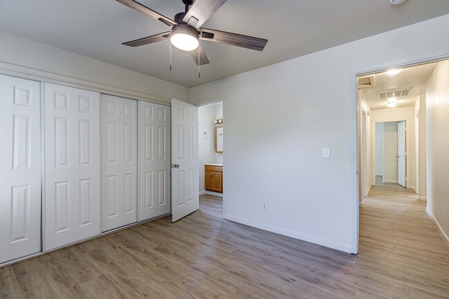 Building Photo - 3 bed 2 bath home for RENT in Modesto by H...