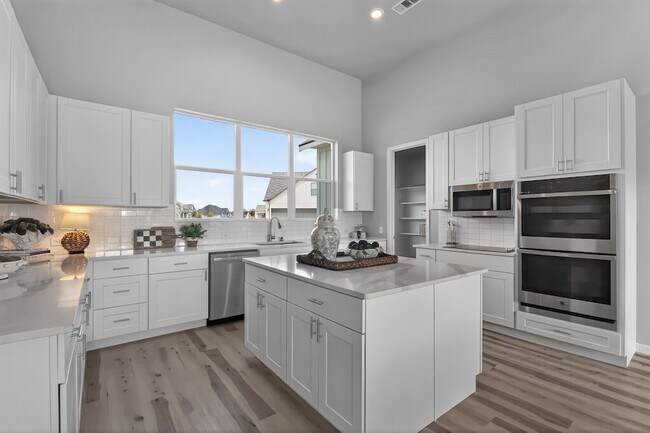 Building Photo - 521 Fox Hl Ct