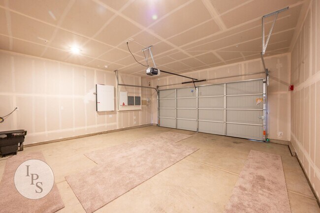 Building Photo - BRAND NEW CUSD Fresno Home, 3BR/2BA - Lots...