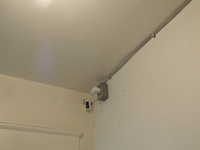 Building Photo - 532 21st St