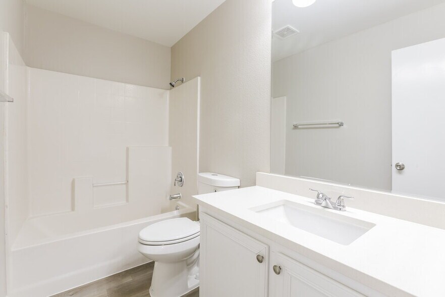 Building Photo - 5813 Grand Heritage St