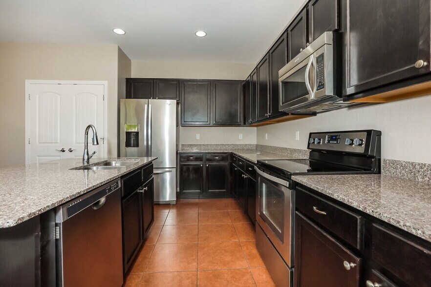 Building Photo - 8616 E Lobo Ave