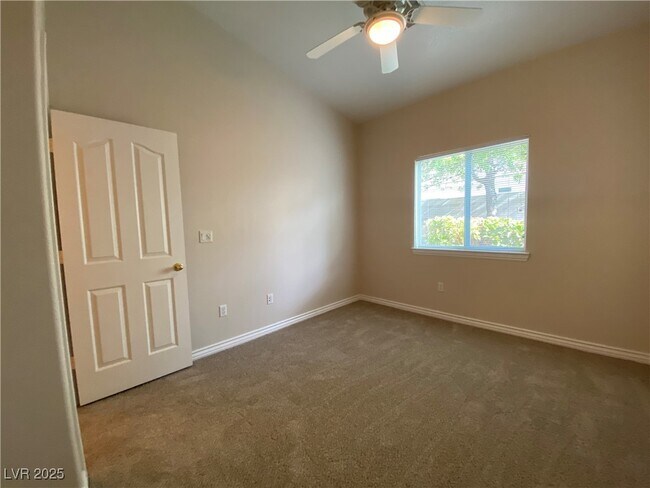 Building Photo - 7833 Hidden Village Ave