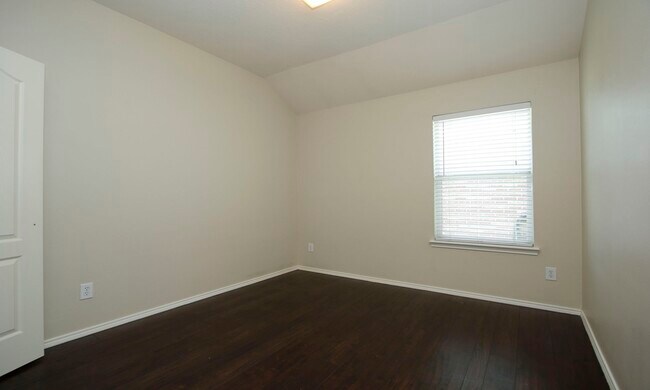 Building Photo - 8730 Cedar Walk Dr