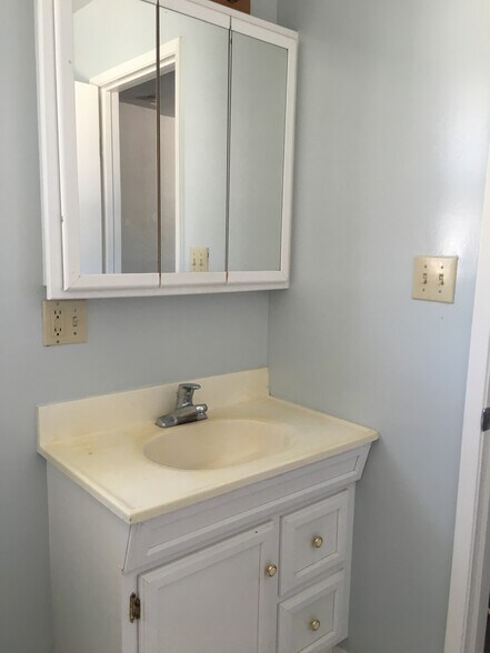 Building Photo - 551 59th Street