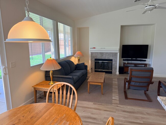 Building Photo - Beautiful 4-Bedroom Single-Story Home for Rent in Murrieta