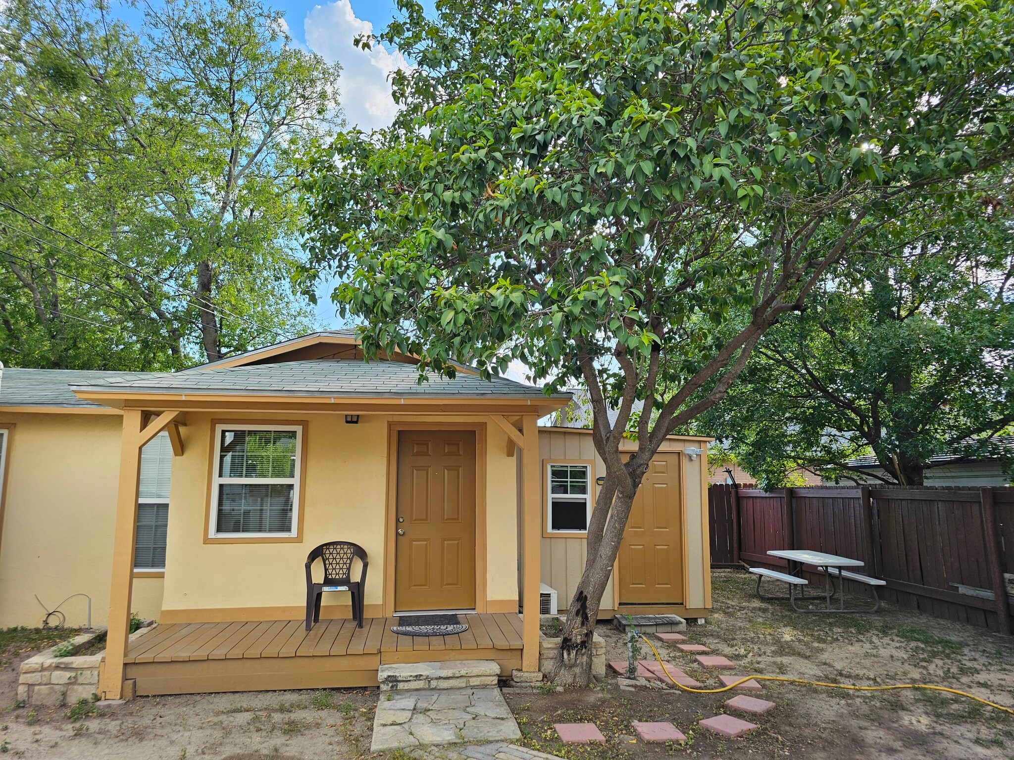 Front of house - 305 Pulliam St