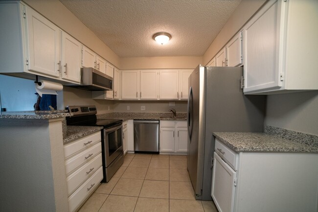 Building Photo - 2BR 2 Bed Condo in Green Mountain - Denver...