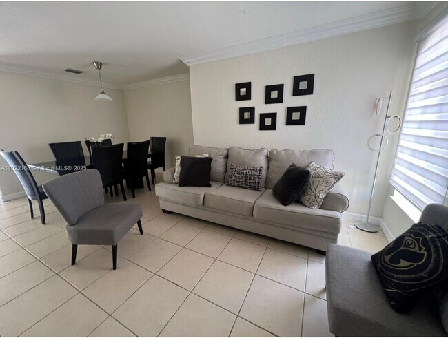 Building Photo - 7317 NW 173rd Dr