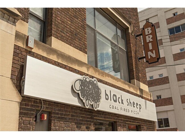 Building Photo - 404 N Washington Ave