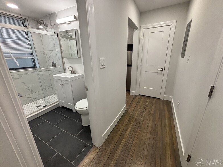 Building Photo - 19 Peterborough St