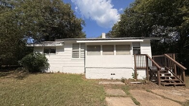 Building Photo - 7436 Canada Ave