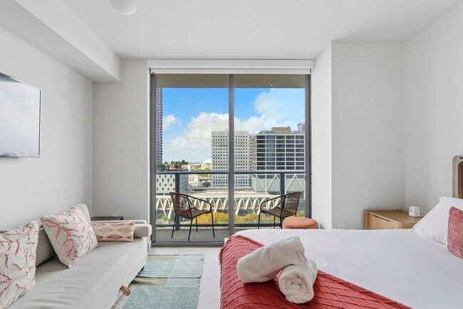 Building Photo - 11 NE 6th St