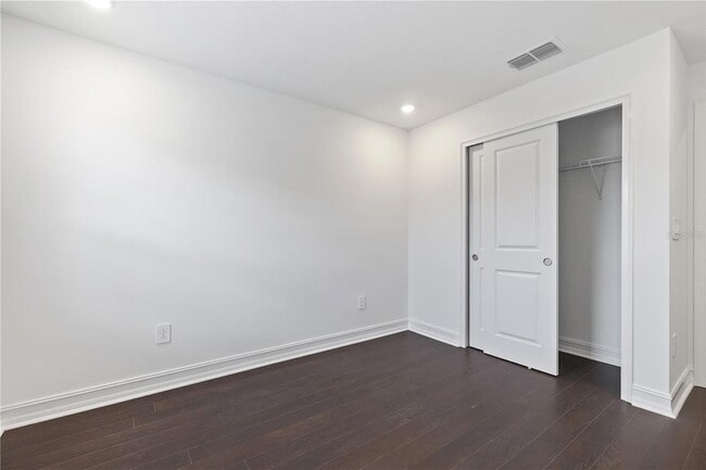 Building Photo - 4451 S Manhattan Ave