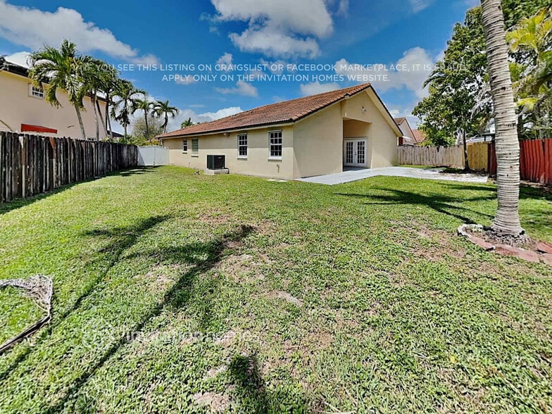 Building Photo - 9155 SW 166th Pl