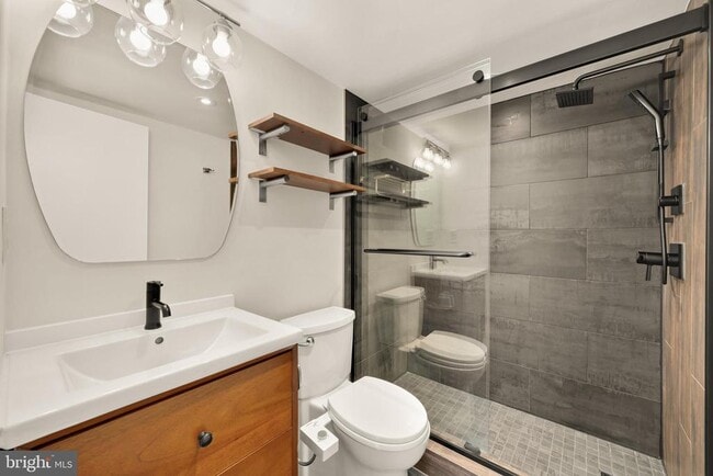 Building Photo - 1239 Vermont Ave NW