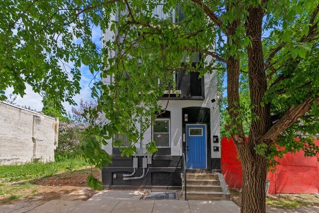 Building Photo - 1823 N Van Pelt St