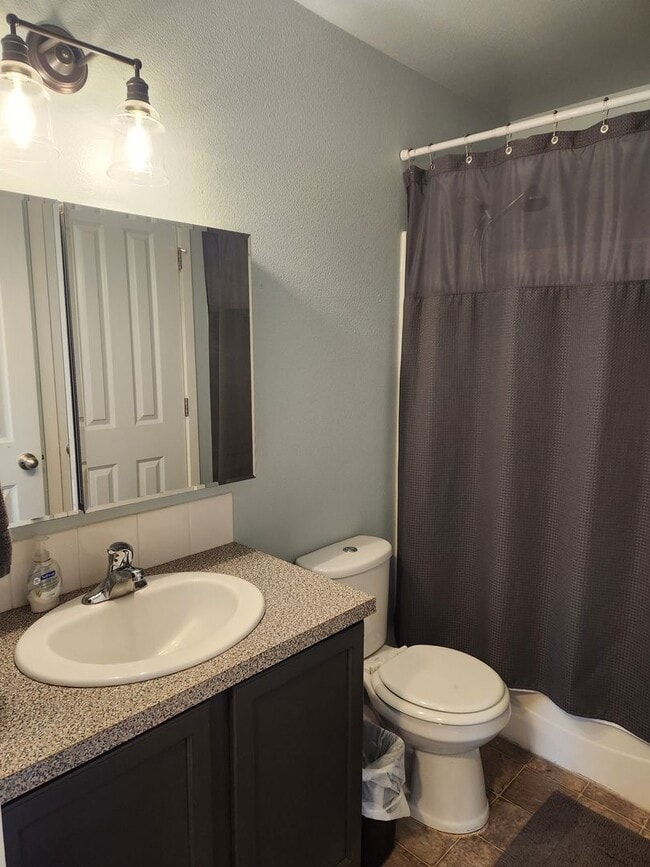 Building Photo - Desirable Home Located In Silverdale