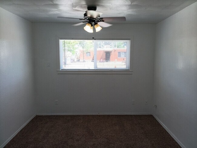 Building Photo - 3 Bedroom, 1 Bath Home Located in NE ABQ! ...