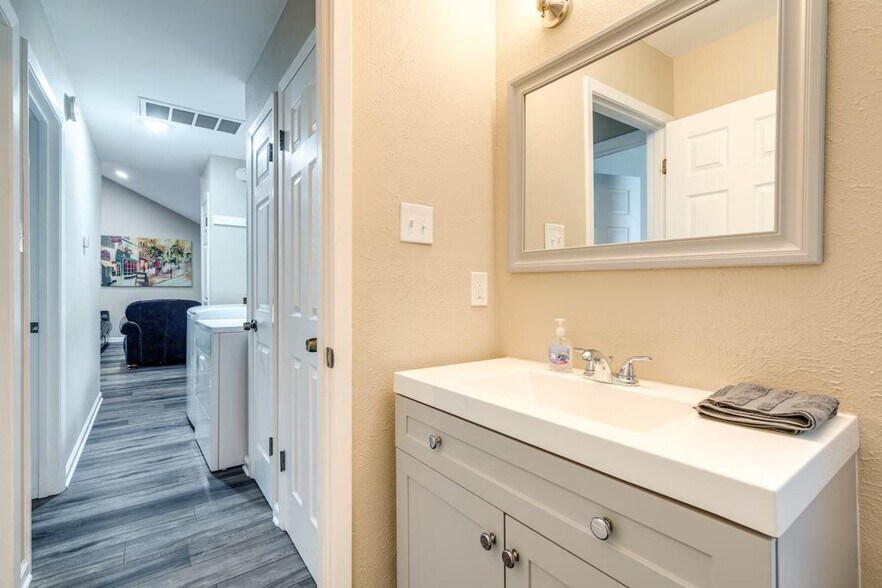 Building Photo - 2609 Wheless Ln