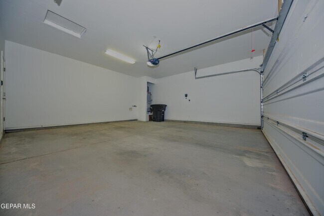 Building Photo - 270 Silver Hill