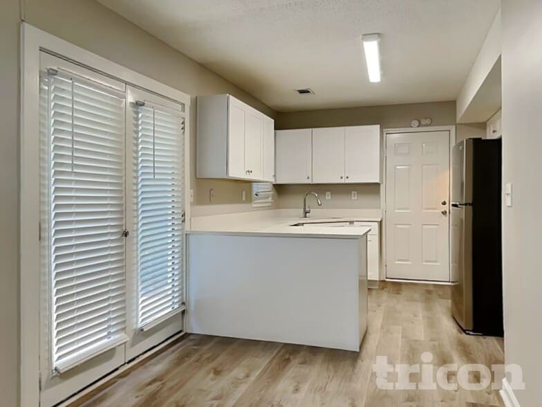 Building Photo - 39 Pine Grove Cir