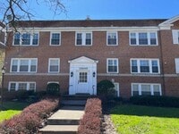 Building Photo - 13200 Fairhill Rd