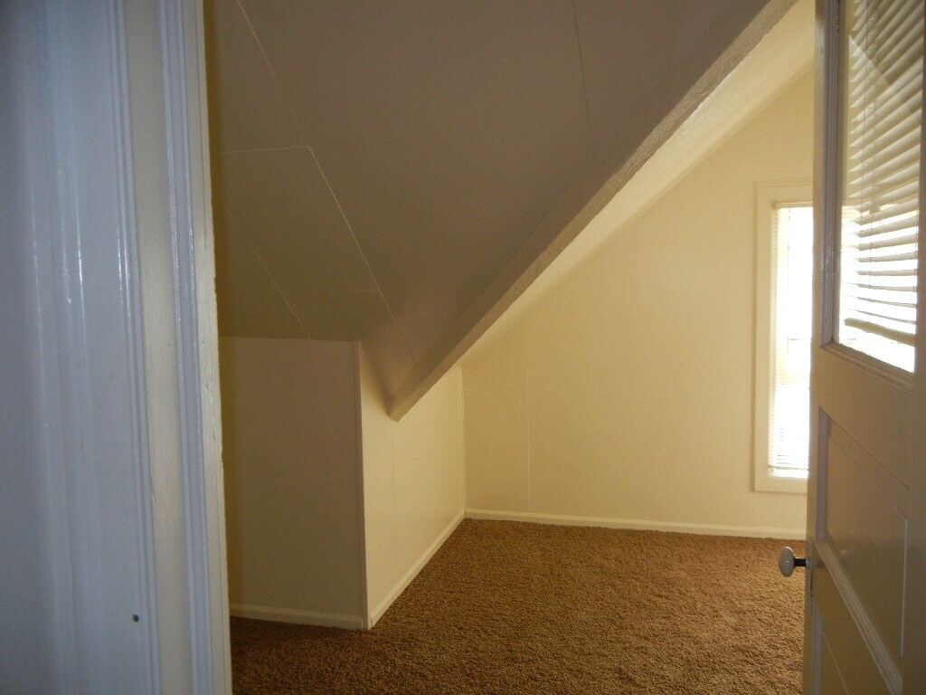 Building Photo - 2568 N Cramer St