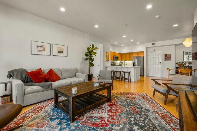 Building Photo - 21 N 2nd St