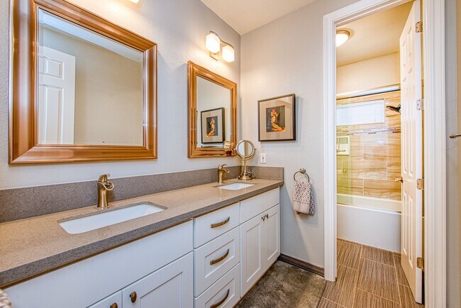 Building Photo - Custom home in beautiful St Andrews Green gated community