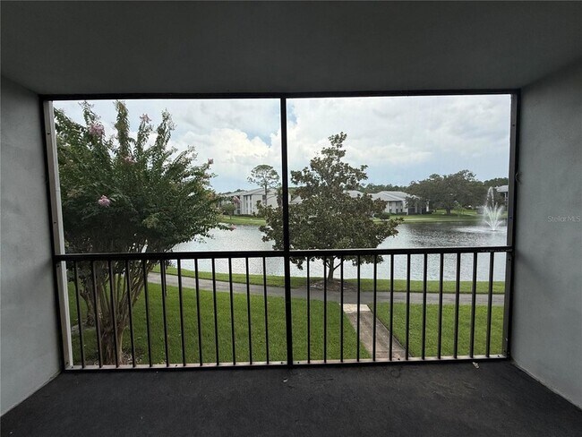 Building Photo - 927 S Pine Ridge Cir