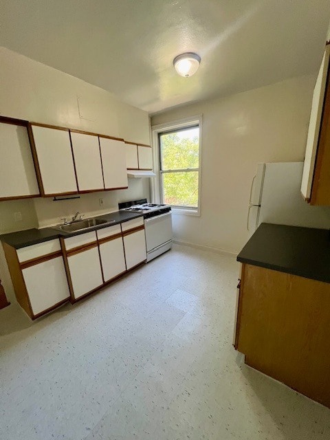 Building Photo - 1 Larchmont Acres
