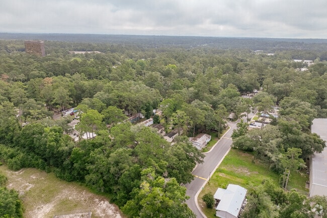 1599 Capital Cir NW - Aerial Photo - Brittany Estates Mobile Home Park