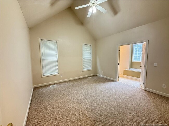 Building Photo - 755 Blue Bird Dr