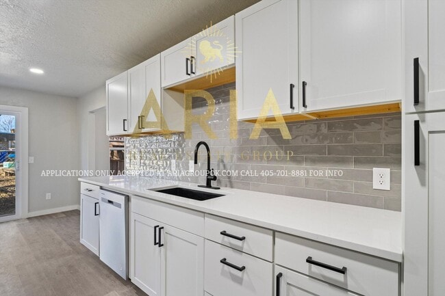 Building Photo - TOUR NOW for ESTIMATED MOVE IN BY 6/9/25! ...