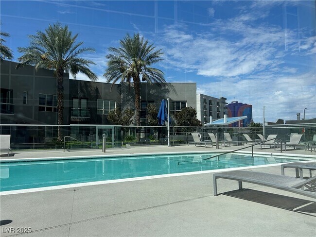 Building Photo - 4525 Dean Martin Dr