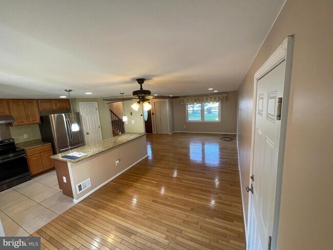 Building Photo - 5056 Kenerson Dr