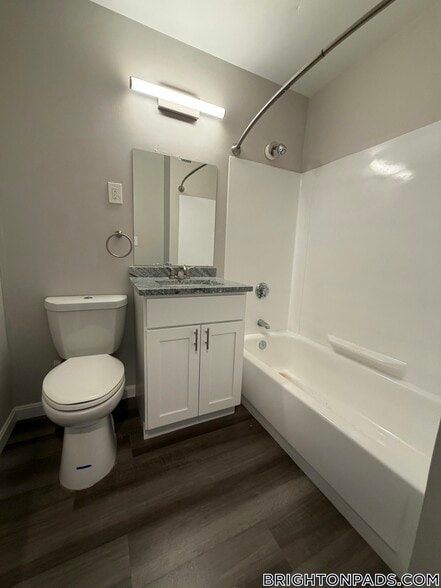 Building Photo - 9 Bronsdon St