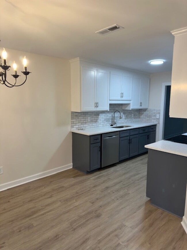 Building Photo - 1357 Northridge Dr