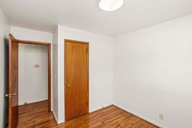 Building Photo - 2510 9th Ave S